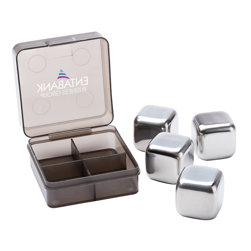 Aces 4-Piece Ice Cube Set 23
