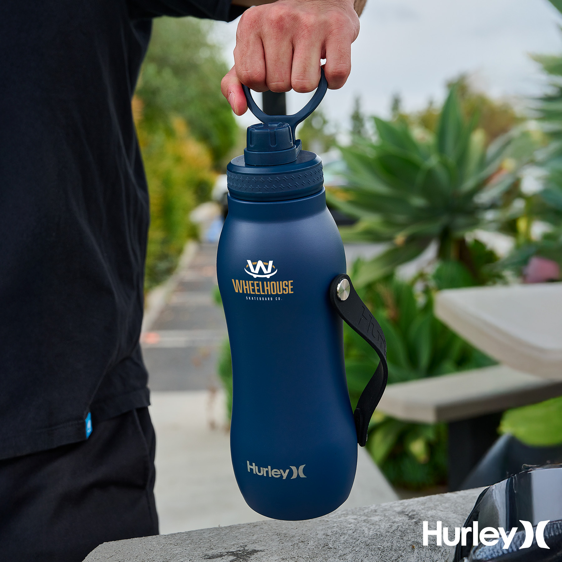 Hurley® Peak Quench 32 oz. Vacuum Insulated Water Bottle 47